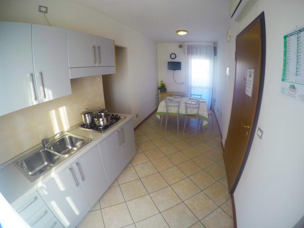 Residence Mediterraneo - Agenzia Cocal Caorle Ruang foto