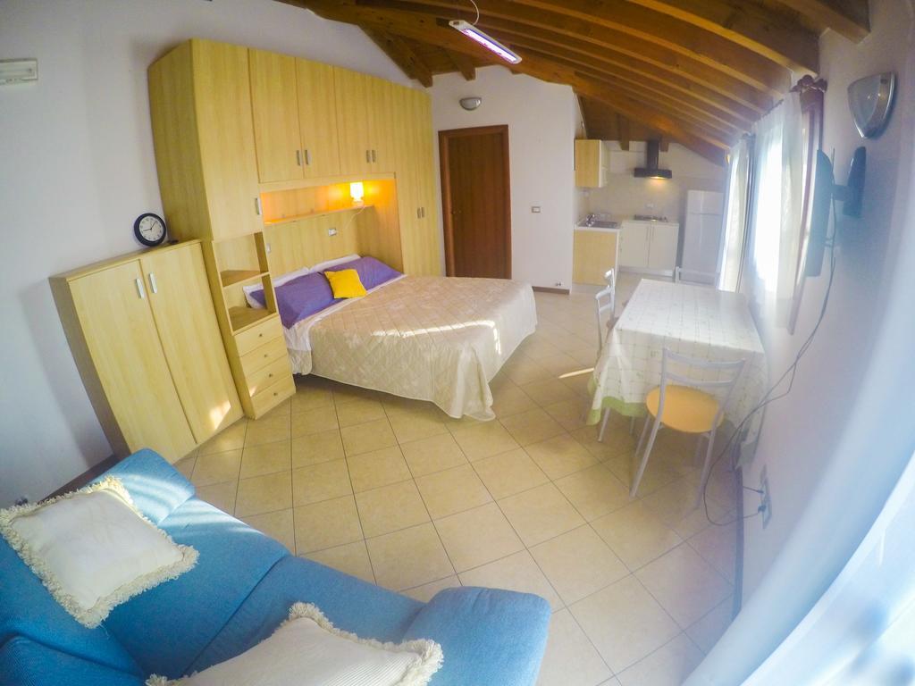 Residence Mediterraneo - Agenzia Cocal Caorle Ruang foto